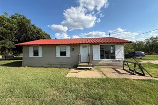 902 Grimes Rd, Mineral Wells, TX 76067 - Photo 1