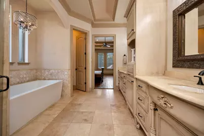 8100 Canyon Oak Drive, North Richland Hills, TX 76182 - Photo 19