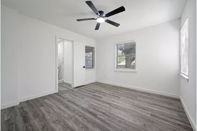209 W 12th Street, Irving, TX 75060 - Photo 9
