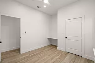 808 W 10th St, Dallas, TX 75208 - Photo 19