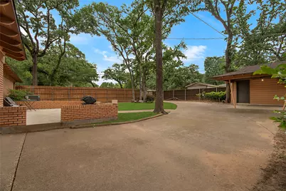 1200 Barker Street, Arlington, TX 76012 - Photo 27