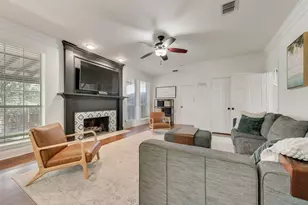 7713 Pine St, Irving, TX 75063 - Photo 11