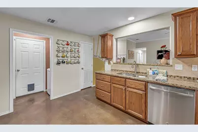 213 Woodlands Boulevard, Bellmead, TX 76705 - Photo 11
