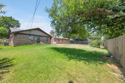 2127 Tanglewood Drive, Grapevine, TX 76051 - Photo 13