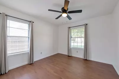 2127 Tanglewood Drive, Grapevine, TX 76051 - Photo 9