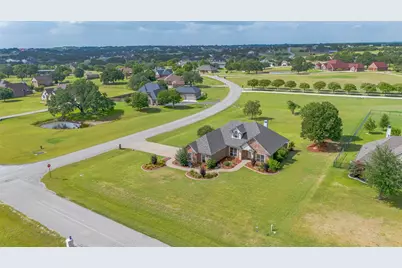 2300 E Emerald Bend Court, Granbury, TX 76049 - Photo 35