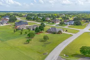2300 E Emerald Bend Ct, Granbury, TX 76049 - Photo 33