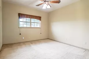 2300 E Emerald Bend Ct, Granbury, TX 76049 - Photo 23