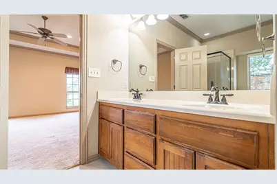 2300 E Emerald Bend Court, Granbury, TX 76049 - Photo 17