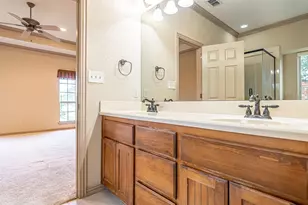 2300 E Emerald Bend Ct, Granbury, TX 76049 - Photo 17