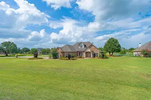 2300 E Emerald Bend Ct, Granbury, TX 76049 - Photo 37