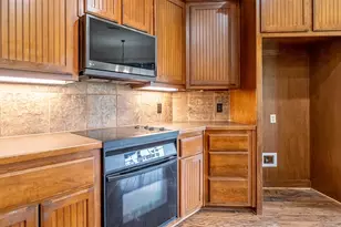 2300 E Emerald Bend Ct, Granbury, TX 76049 - Photo 11