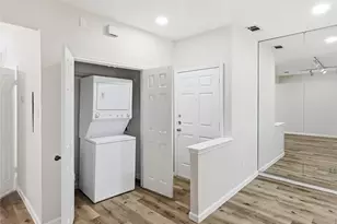7126 Holly Hill Dr, Dallas, TX 75231 - Photo 13