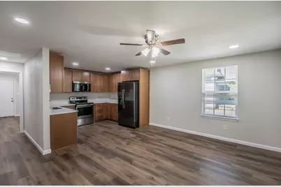 4901 Curzon Avenue #105, Fort Worth, TX 76107 - Photo 3