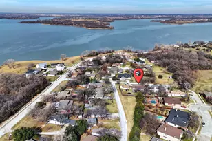 204 Alice Dr, Little Elm, TX 75068 - Photo 13
