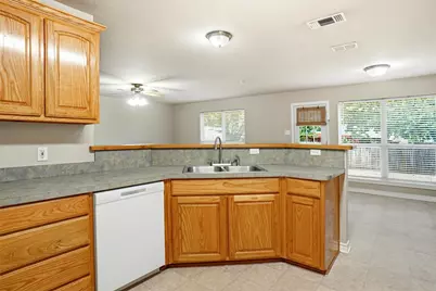 612 N Avenue C, Springtown, TX 76082 - Photo 5