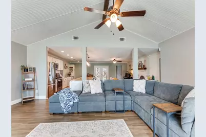 716 Thousand Oaks Drive, Hurst, TX 76054 - Photo 7