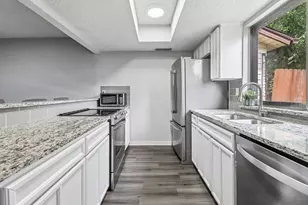 2059 Embassy Way, Carrollton, TX 75006 - Photo 11