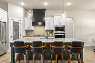 2013 Bedford Ct, Weatherford, TX 76088 - Photo 3