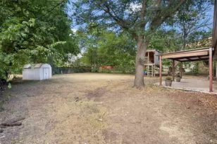 305 NE Todd St, Burleson, TX 76028 - Photo 29