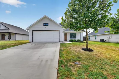 106 Clover Circle, Weatherford, TX 76086 - Photo 1