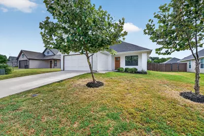 106 Clover Circle, Weatherford, TX 76086 - Photo 3