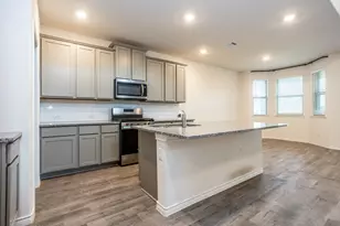 3235 Hunters Gln Dr, Aubrey, TX 76227 - Photo 9