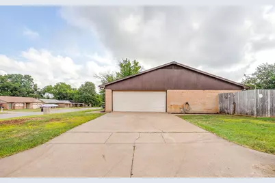 800 Poe Street, Azle, TX 76020 - Photo 25