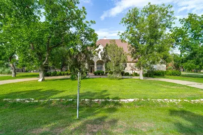 9709 Divot Drive, Granbury, TX 76049 - Photo 3