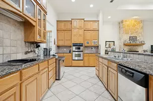 9709 Divot Dr, Granbury, TX 76049 - Photo 17