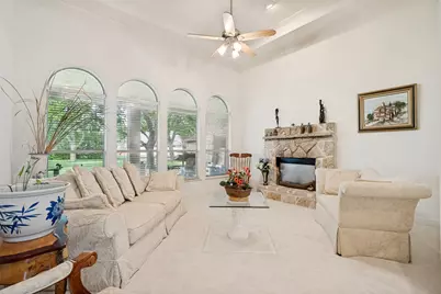 9709 Divot Drive, Granbury, TX 76049 - Photo 9