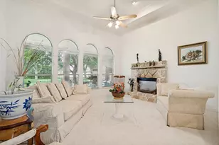 9709 Divot Dr, Granbury, TX 76049 - Photo 9