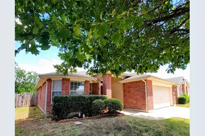 8033 Summer Stream Drive, Fort Worth, TX 76134 - Photo 3