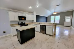 8033 Summer Stream Dr, Fort Worth, TX 76134 - Photo 7