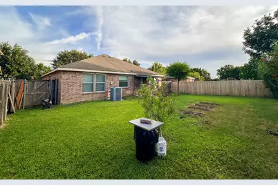 3252 Torio, Grand Prairie, TX 75054 - Photo 11
