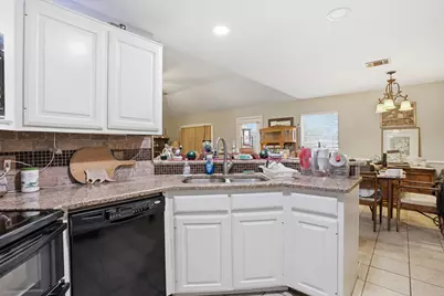 19007 White Bluff Drive, Whitney, TX 76692 - Photo 11