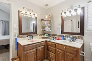 19007 White Bluff Dr, Whitney, TX 76692 - Photo 17