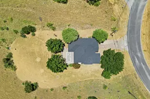 19007 White Bluff Dr, Whitney, TX 76692 - Photo 29