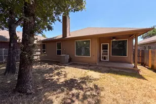 1108 Edgewater Dr, Azle, TX 76020 - Photo 5