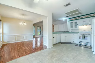 2119 Turf Club Drive, Arlington, TX 76017 - Photo 9