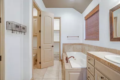 9704 Trinity Court, Granbury, TX 76049 - Photo 23