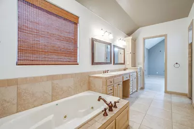 9704 Trinity Court, Granbury, TX 76049 - Photo 25