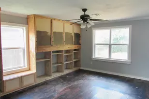 608 Hayes St, McGregor, TX 76657 - Photo 5