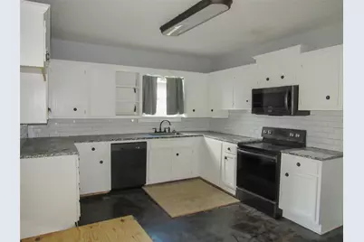 608 Hayes Street, McGregor, TX 76657 - Photo 3