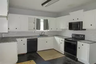 608 Hayes St, McGregor, TX 76657 - Photo 3