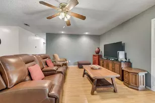 802 N Spears St, Alvarado, TX 76009 - Photo 5