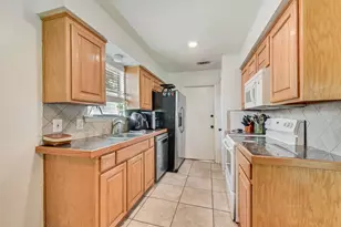 802 N Spears St, Alvarado, TX 76009 - Photo 7