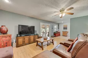 802 N Spears St, Alvarado, TX 76009 - Photo 5