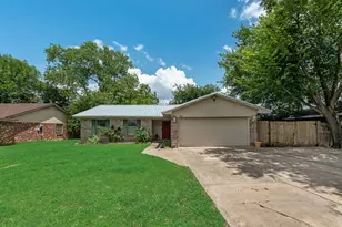 802 N Spears St, Alvarado, TX 76009 - Photo 1