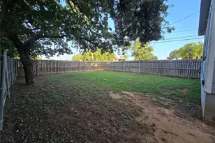 903 W Plummer St, Eastland, TX 76448 - Photo 35